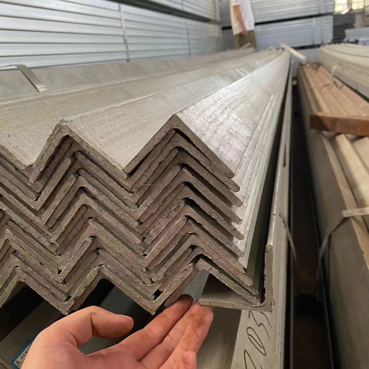 不等边角钢现货/热镀锌角钢