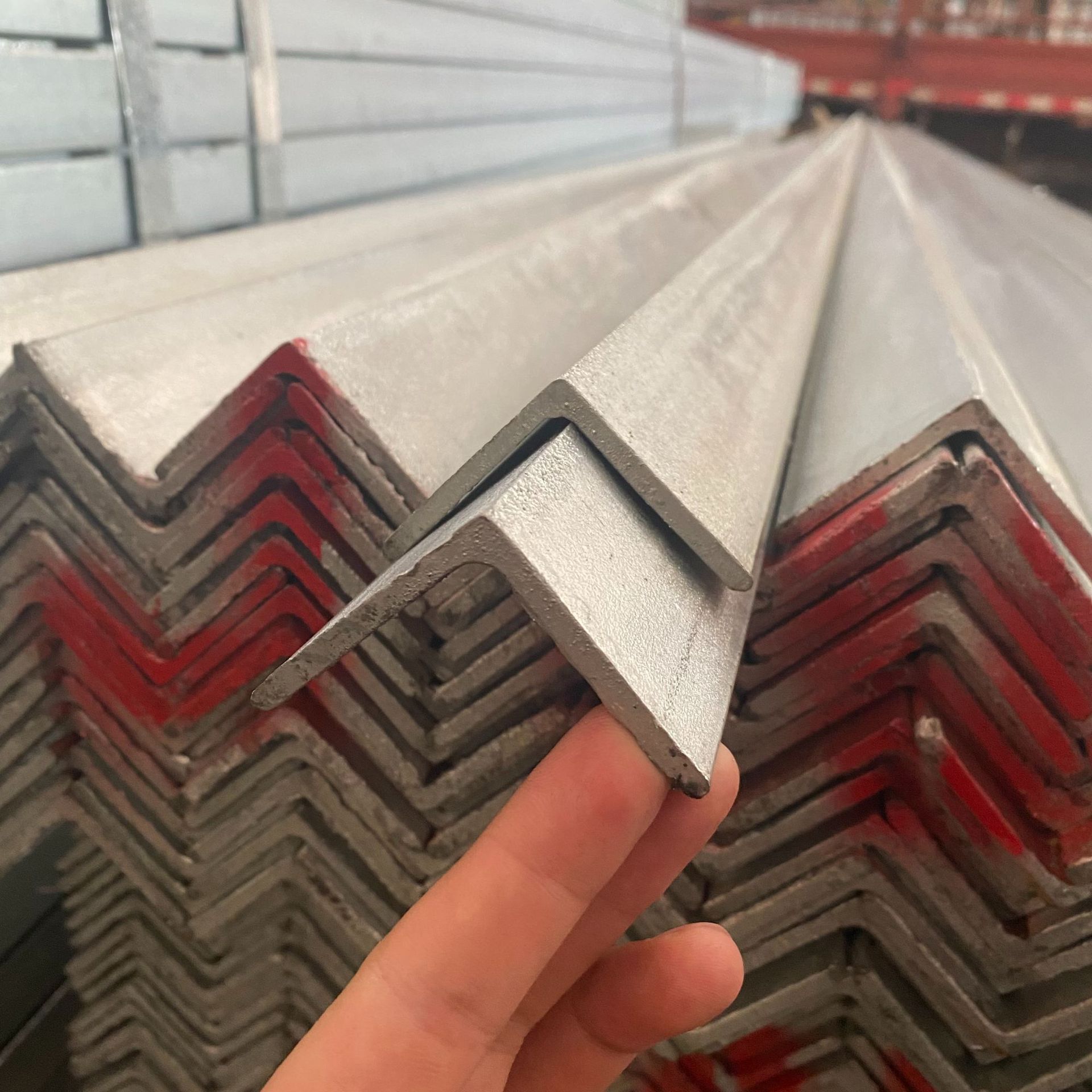 Q355C国标角铁/角钢